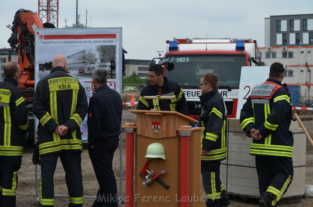 Erster Spatenstich Neues Feuerwehrzentrum Koeln Kalk Gummersbacherstr P149.JPG - Miklos Laubert
